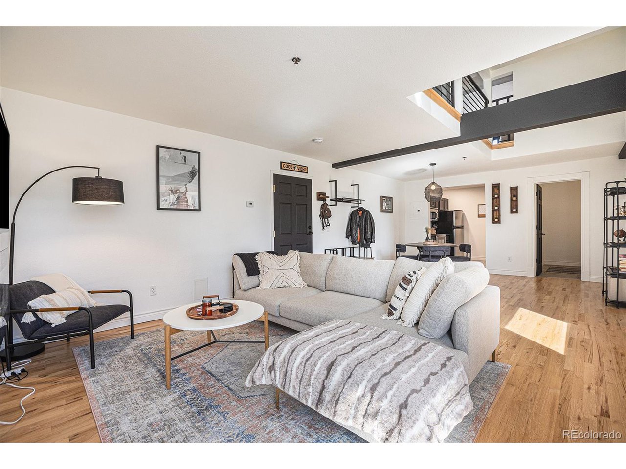 3249 W Fairview Pl 208