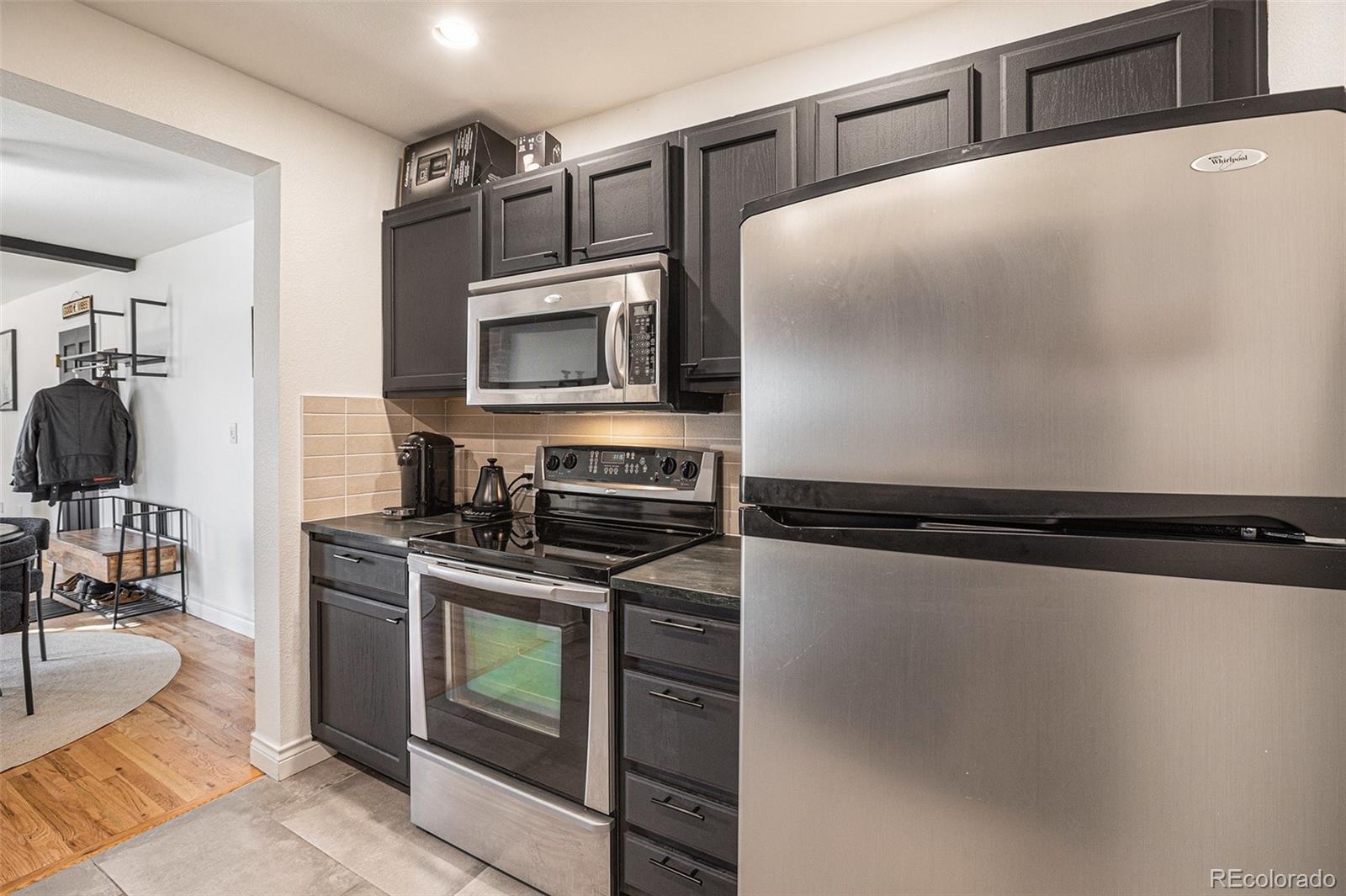 3249 W Fairview Place Unit: 208