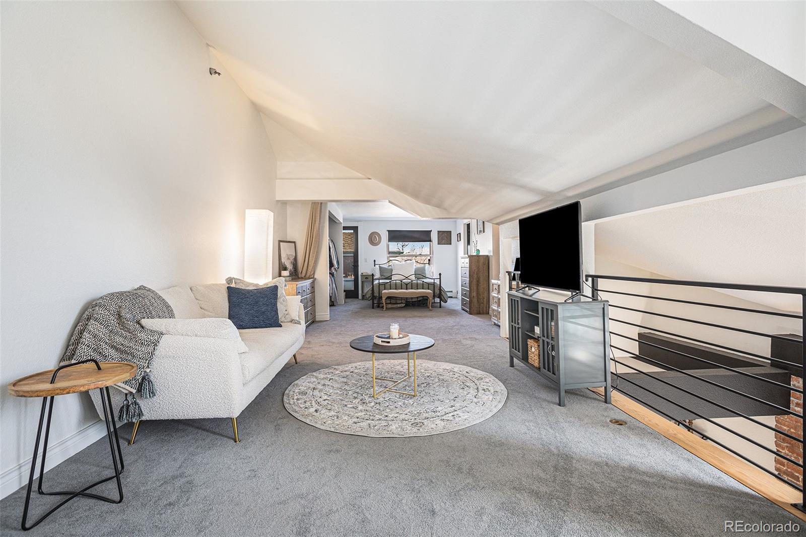 3249 W Fairview Place Unit: 208