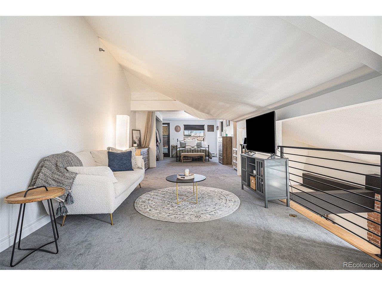 3249 W Fairview Pl 208
