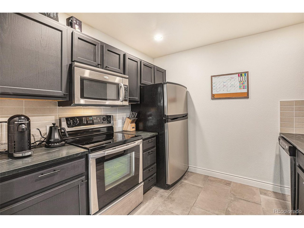 3249 W Fairview Pl 208