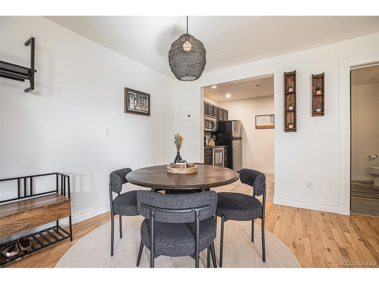 3249 W Fairview Pl 208