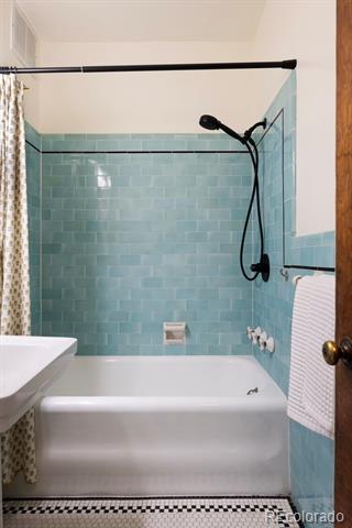 963 N Logan Street Unit: 3