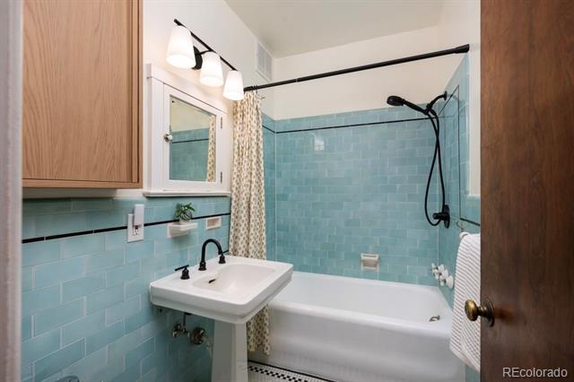 963 N Logan Street Unit: 3