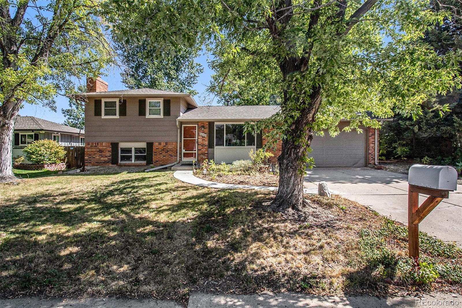 3048 S Akron Court