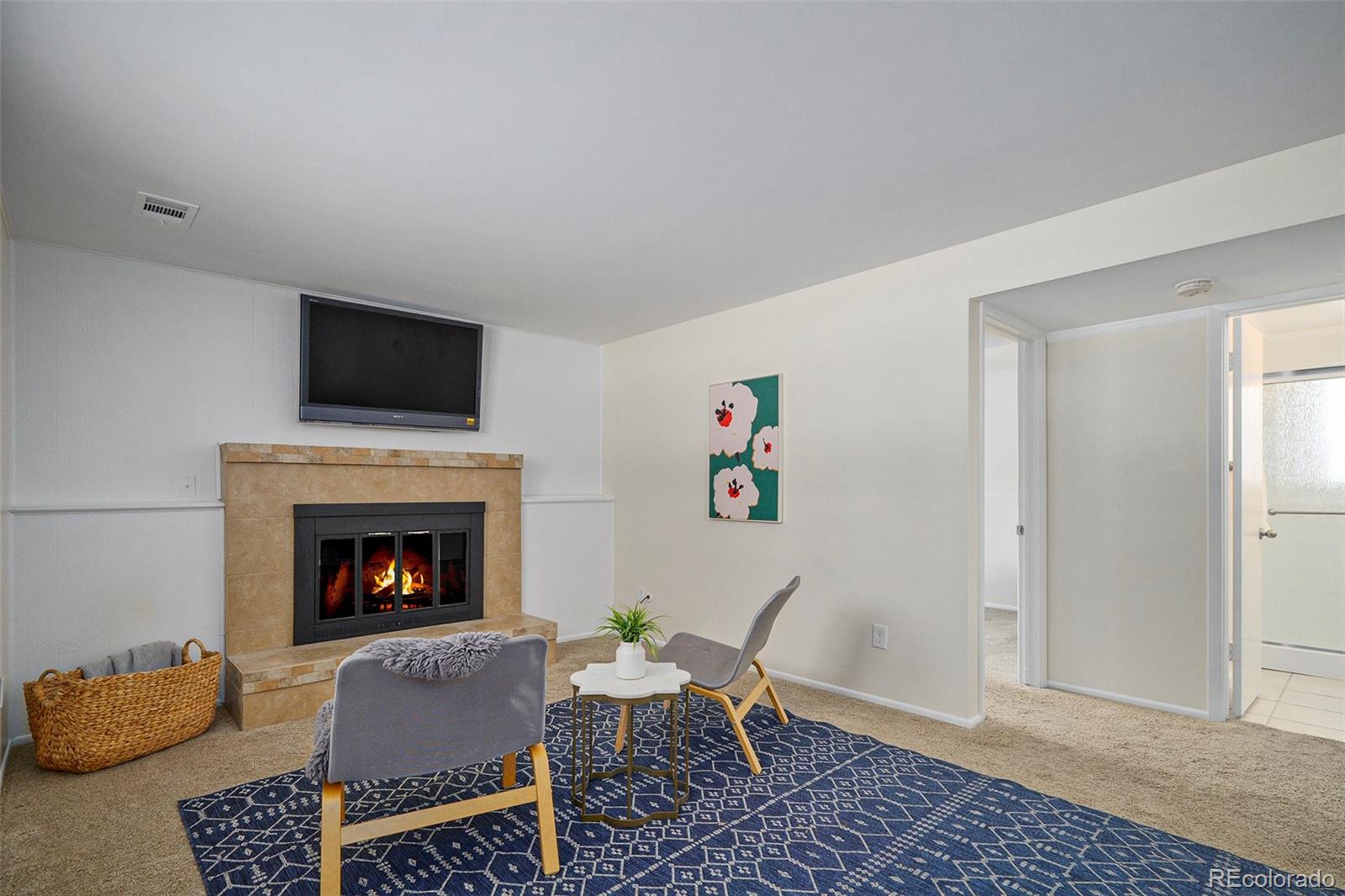 3048 S Akron Court
