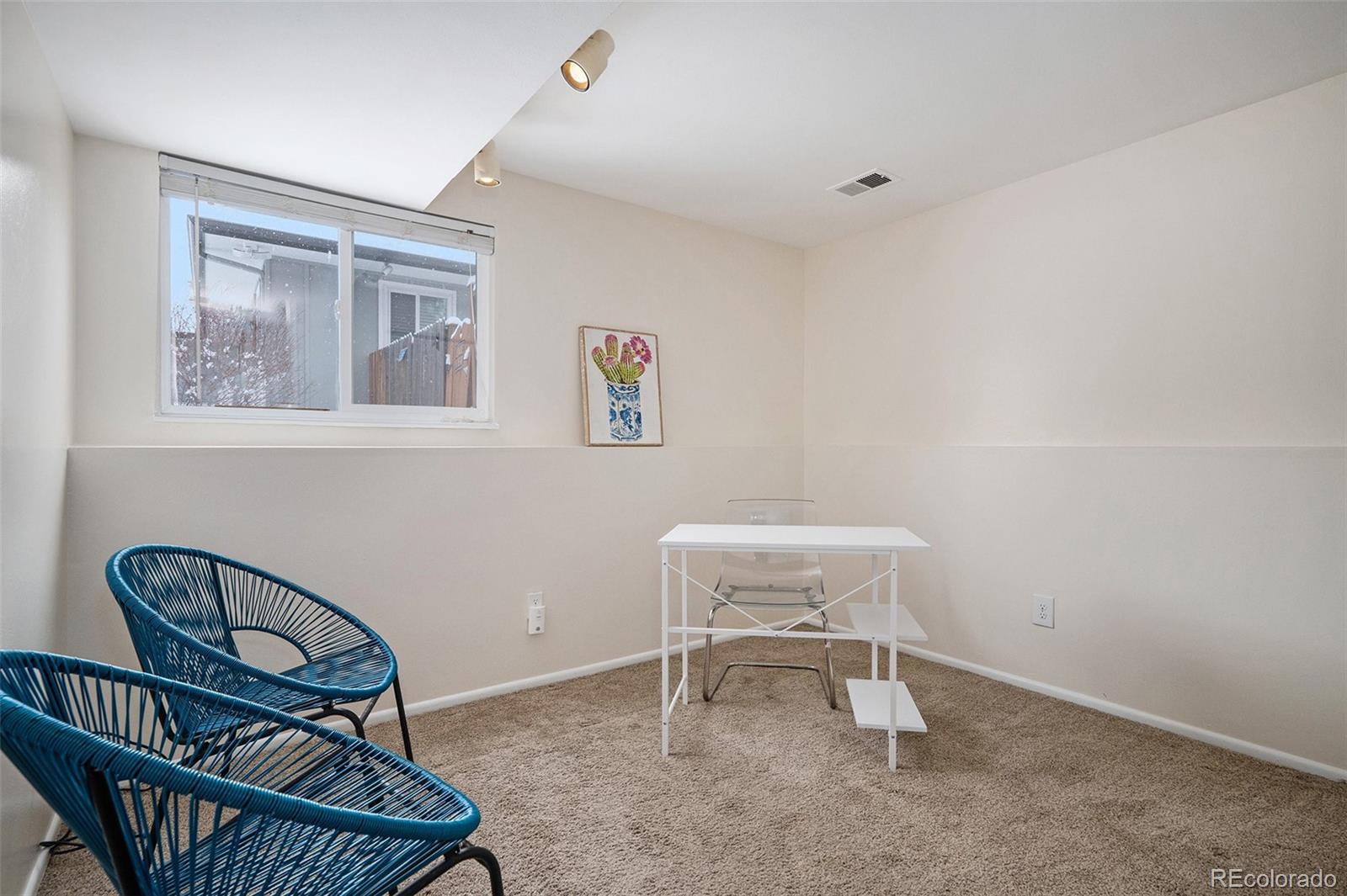 3048 S Akron Court