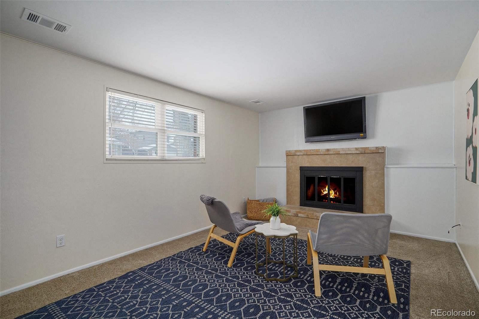 3048 S Akron Court