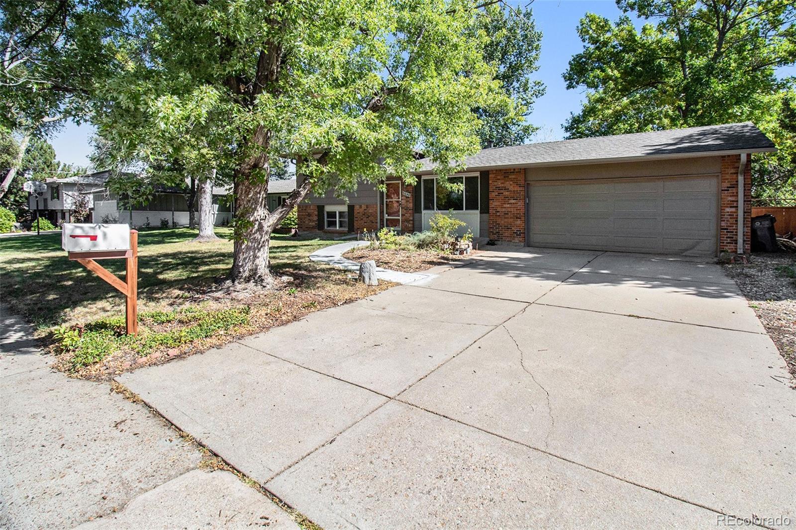 3048 S Akron Court
