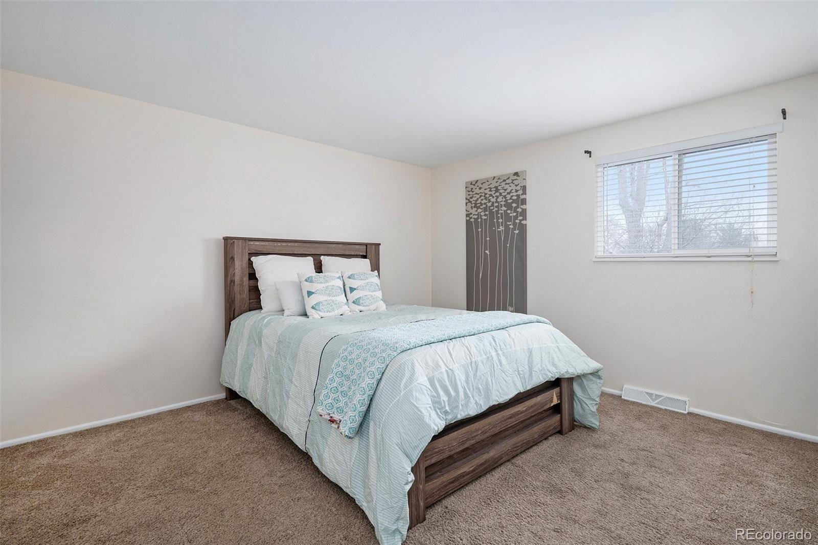 3048 S Akron Court