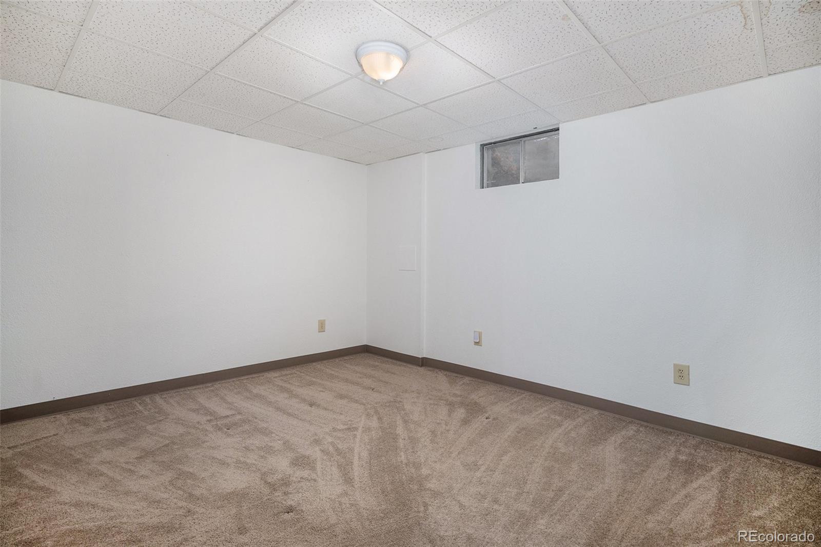 3048 S Akron Court