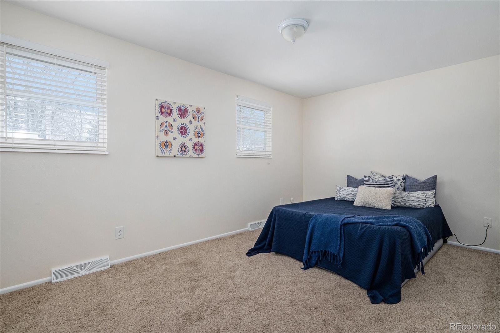3048 S Akron Court
