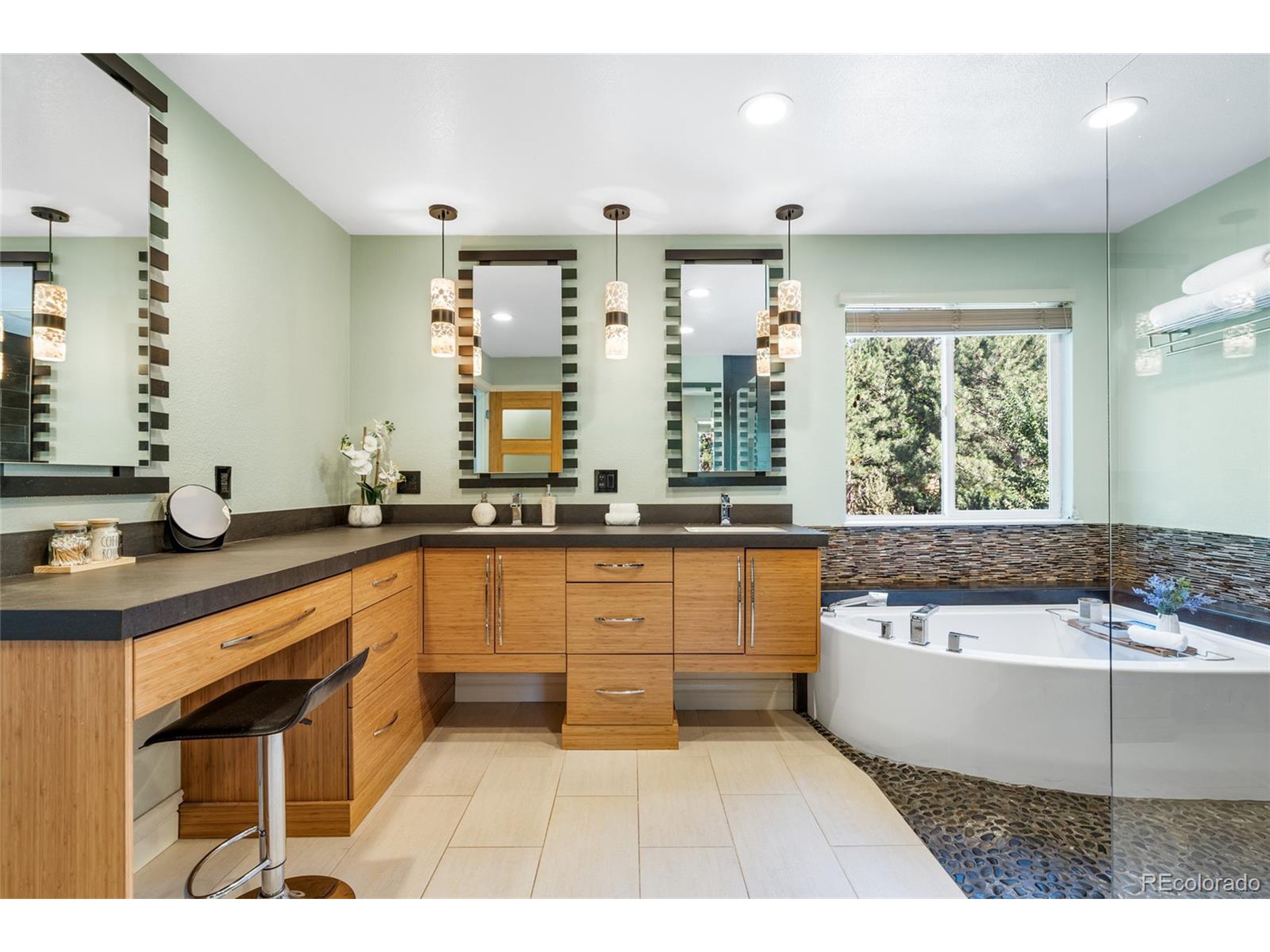 7450 S Houstoun Waring Cir