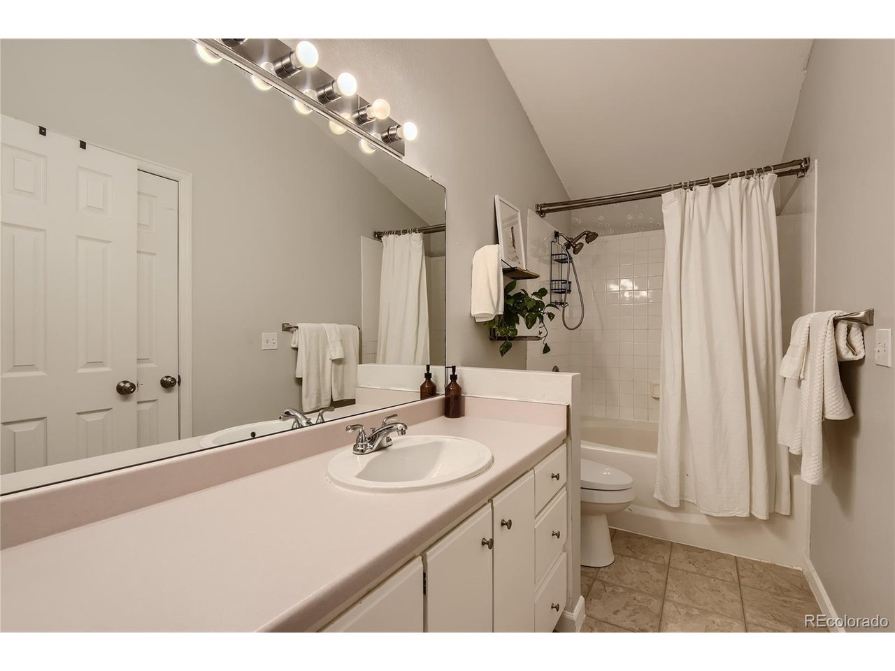 2850 W Centennial Dr D