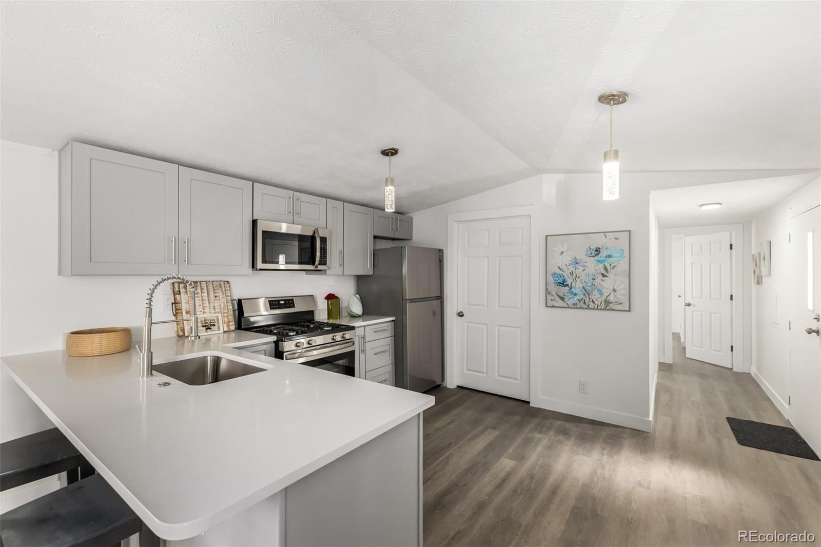 103 N Josephine Avenue