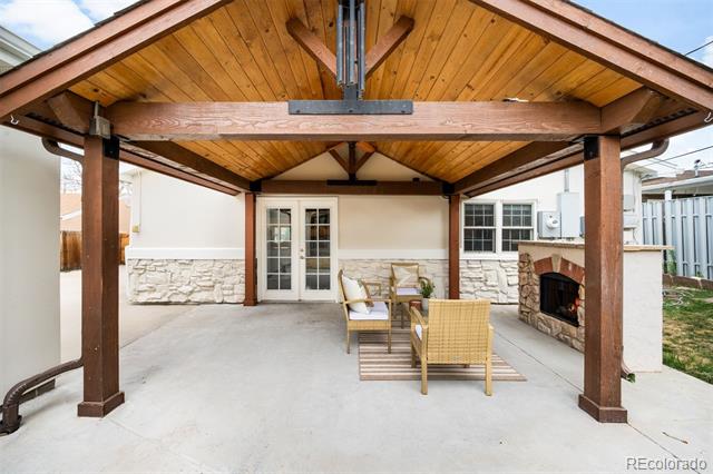 3215 S Fairfax Street