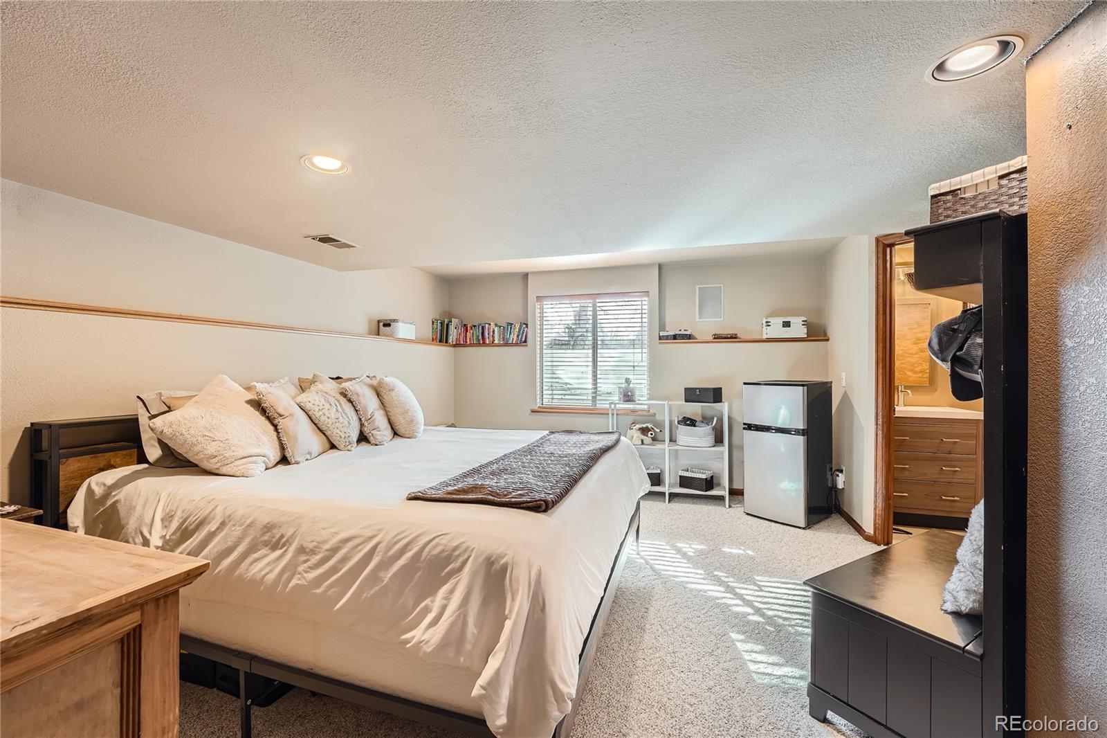 10914 W 85th Place