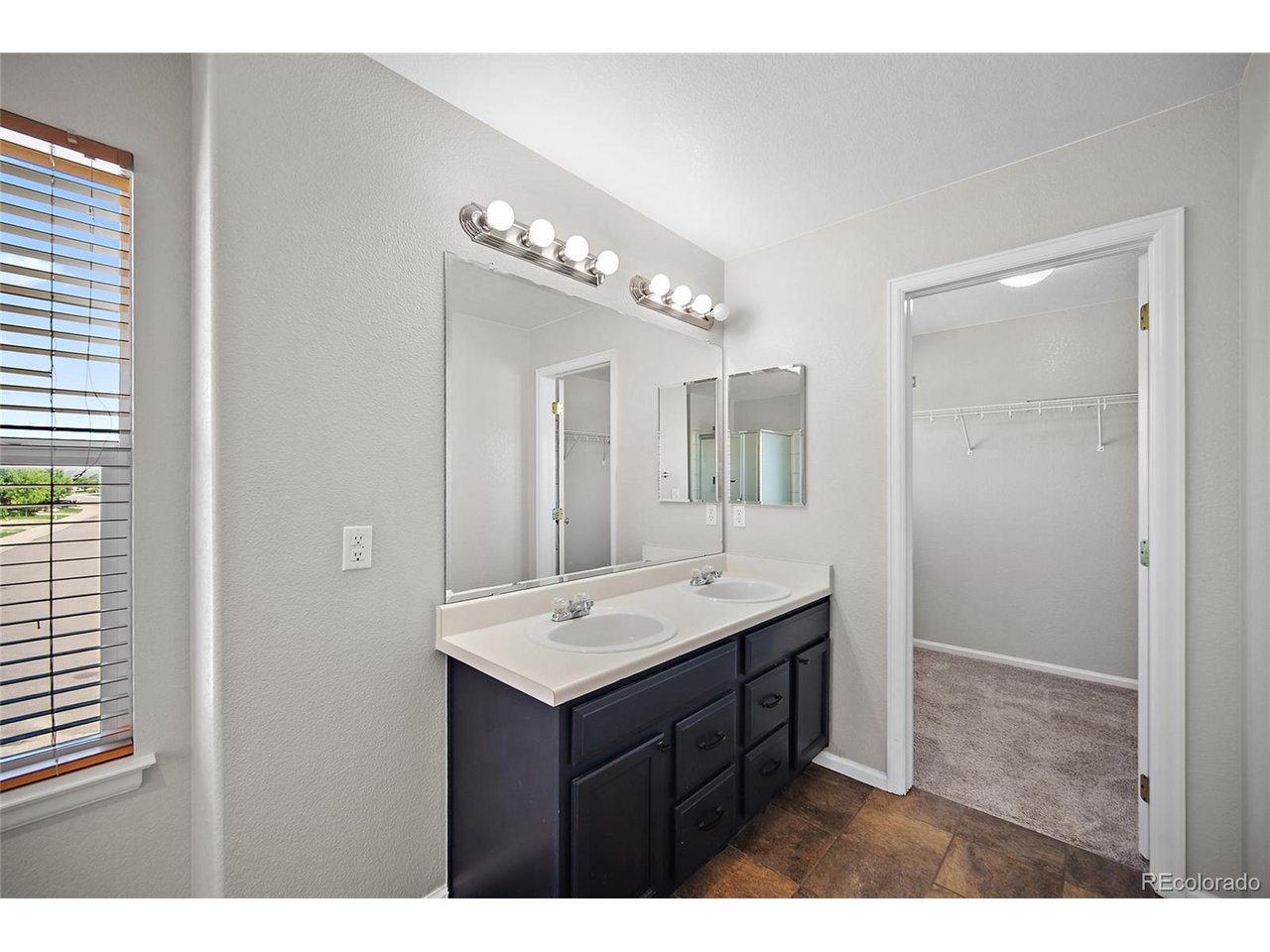 5929 Raleigh Cir
