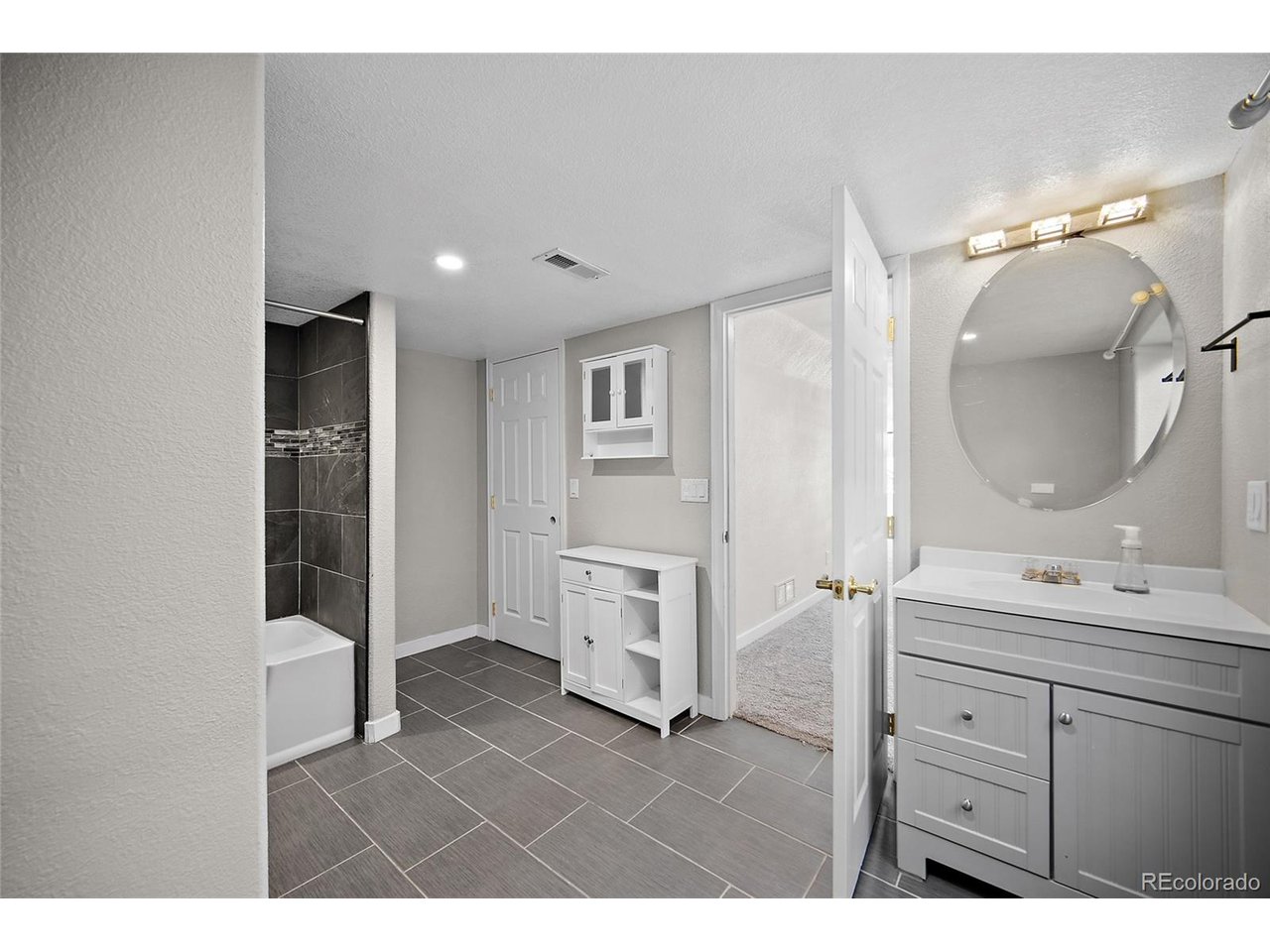5929 Raleigh Cir