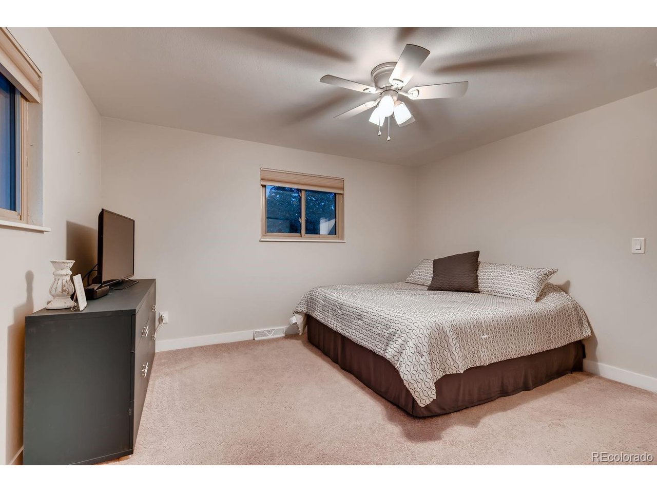 5102 W Fremont Dr