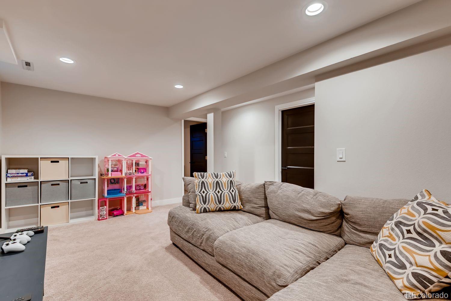 5102 W Fremont Drive