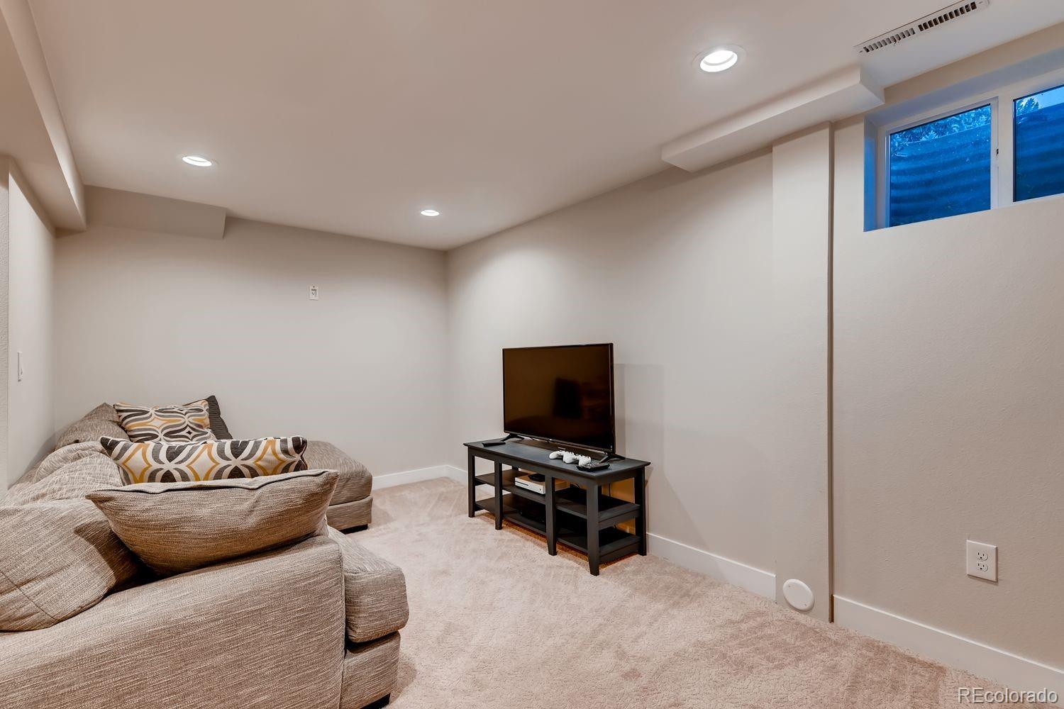 5102 W Fremont Drive