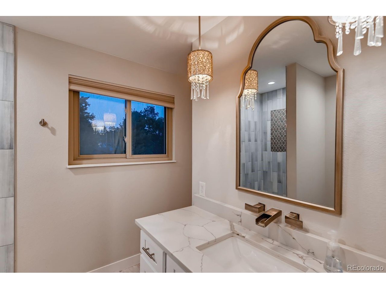 5102 W Fremont Dr