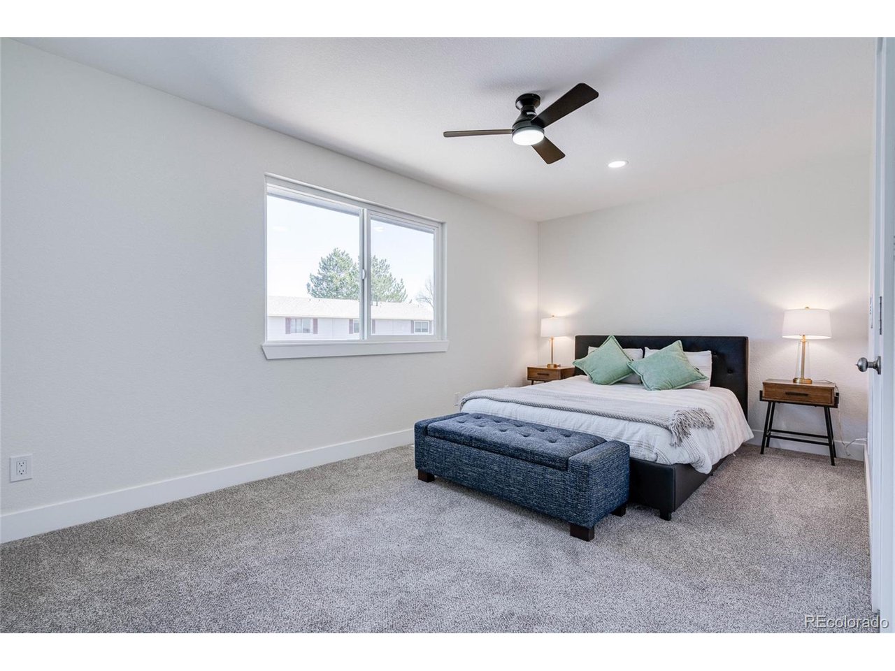 8617 Carr Loop