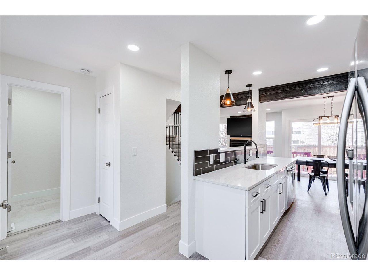 8617 Carr Loop