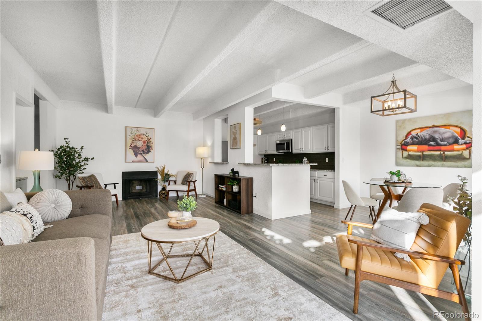 7877 E Mississippi Ave Unit: 204