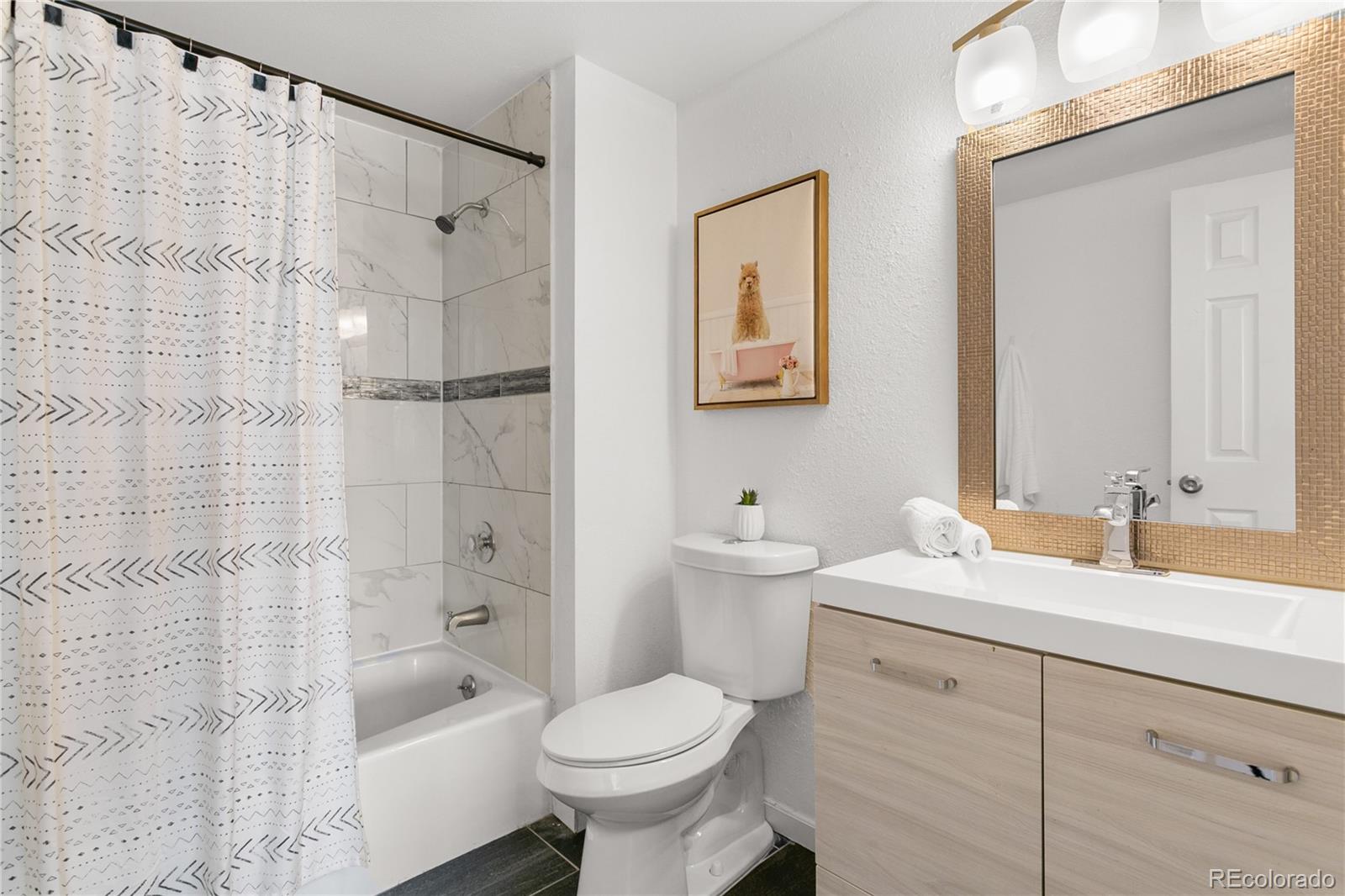 7877 E Mississippi Ave Unit: 204