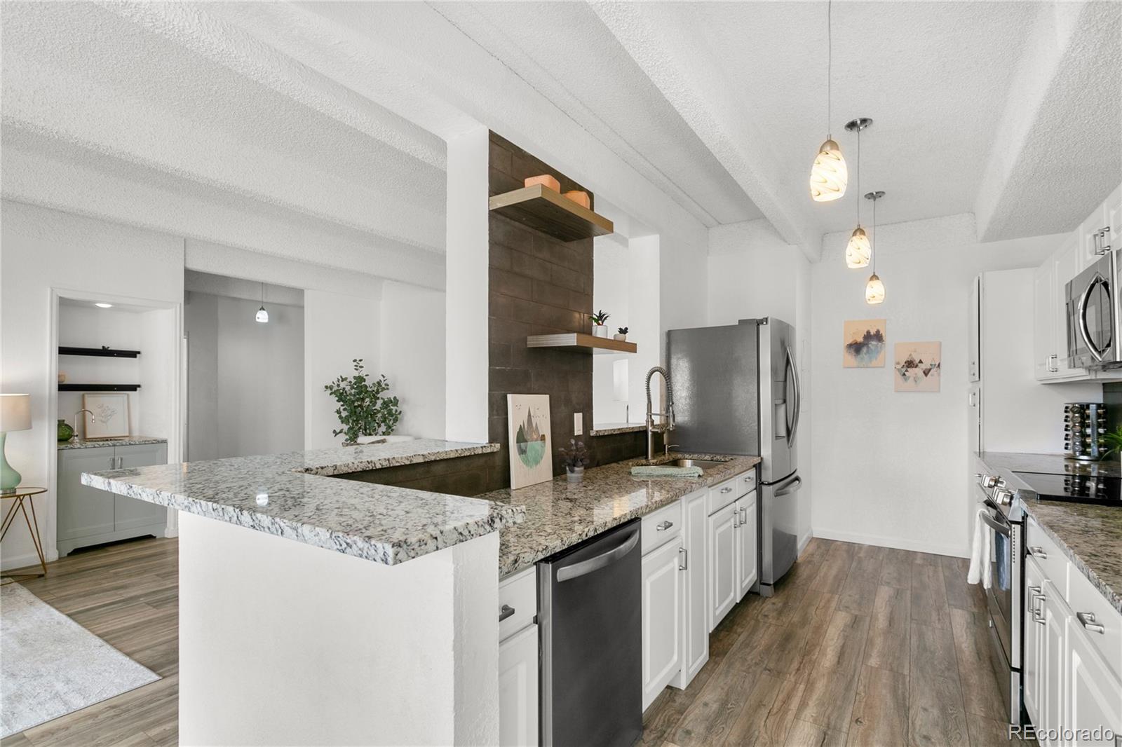 7877 E Mississippi Ave Unit: 204