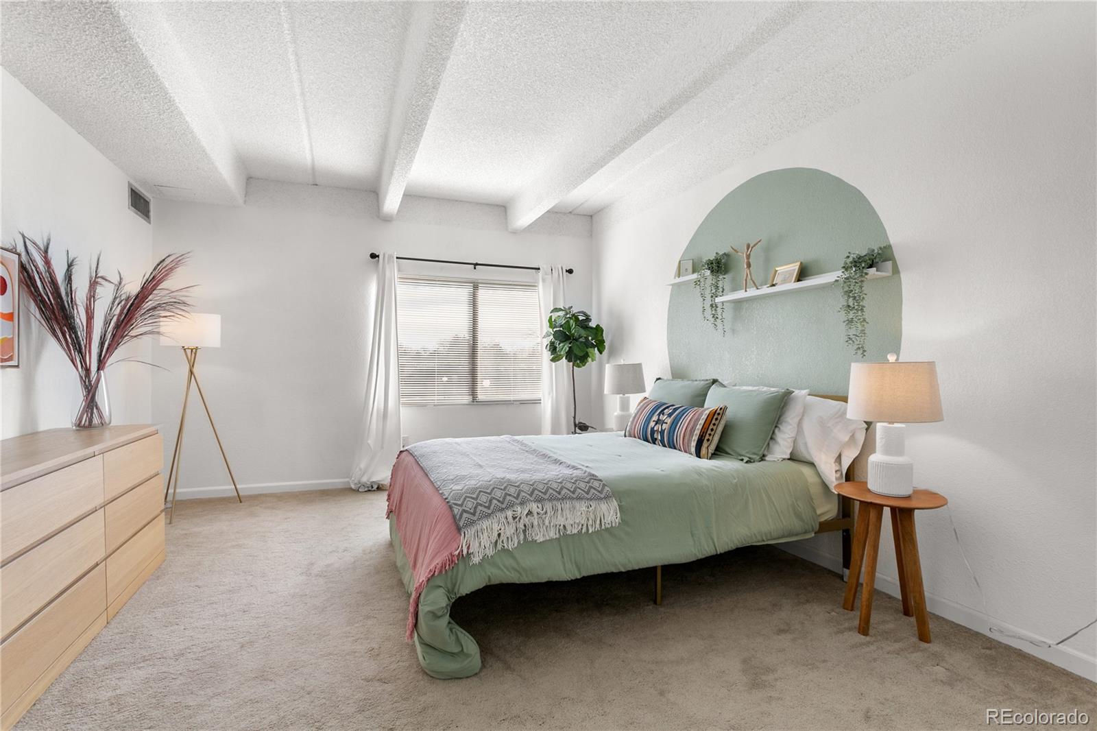 7877 E Mississippi Ave Unit: 204