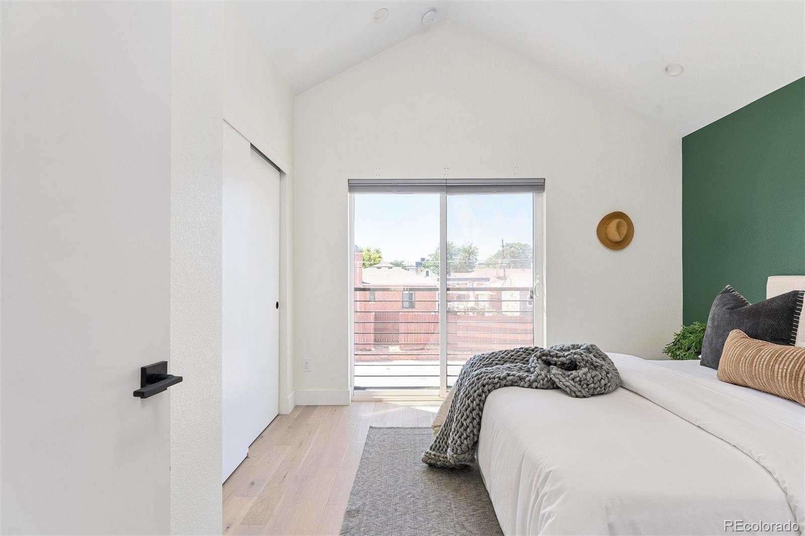 1915 W Elk Place Unit: 2