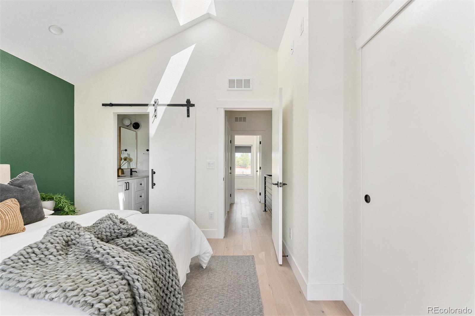 1915 W Elk Place Unit: 2