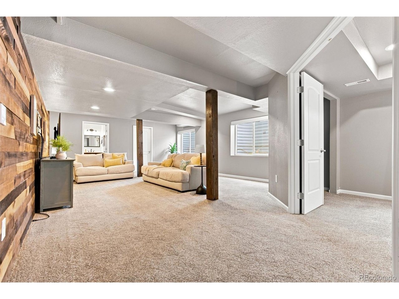 23572 E Alabama Dr