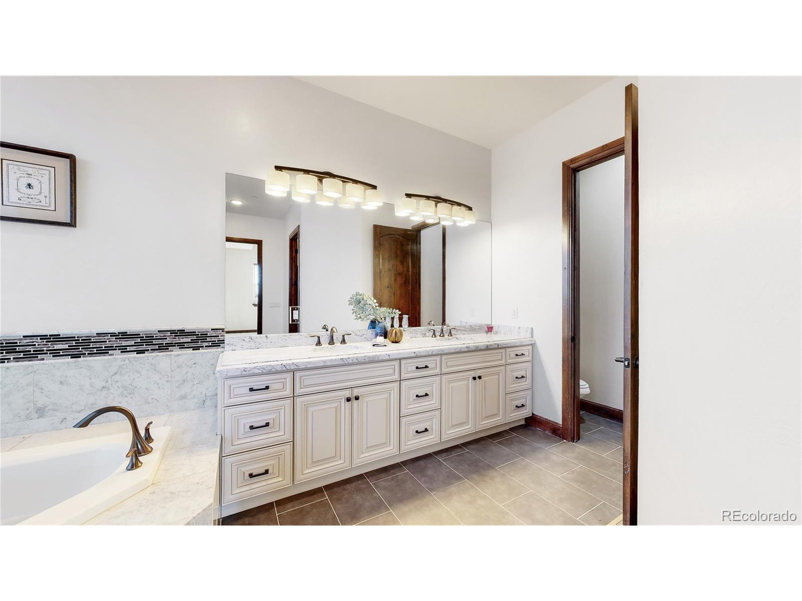 14830 Indian Hill Ct
