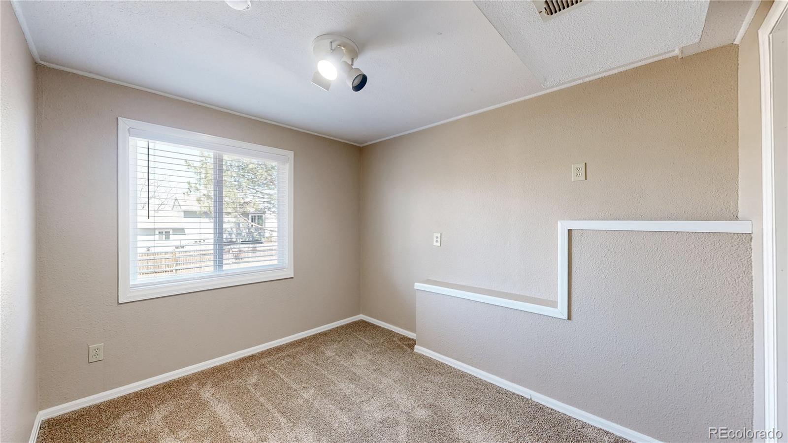 11813 Bellaire Circle