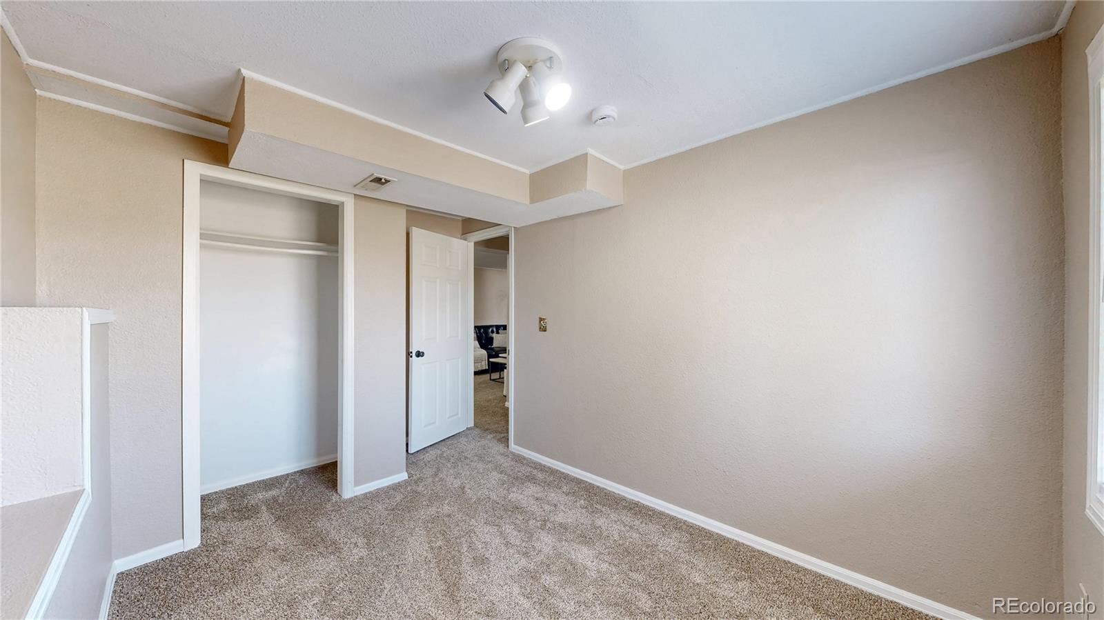11813 Bellaire Circle