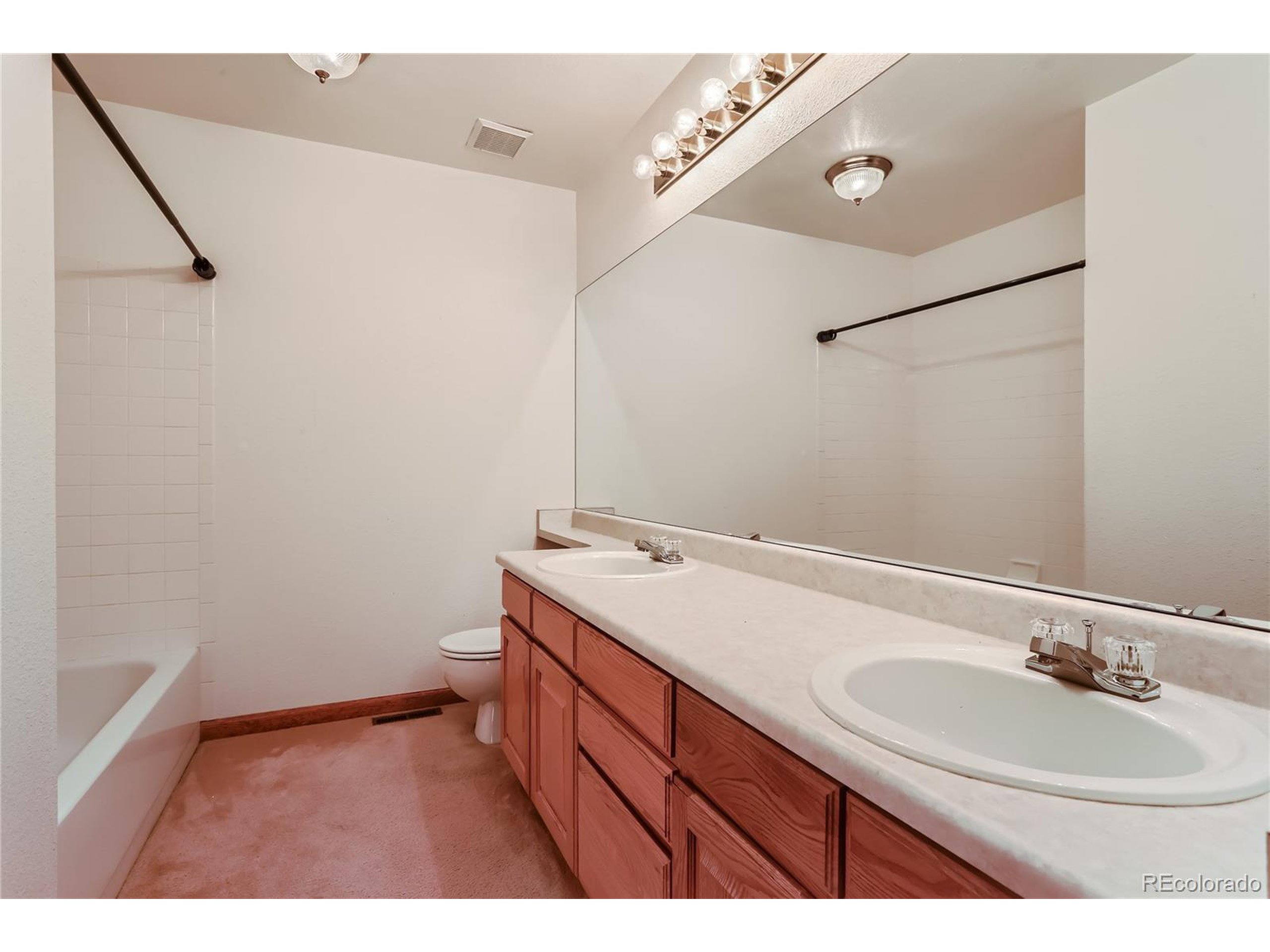 11057 W Roxbury Ave