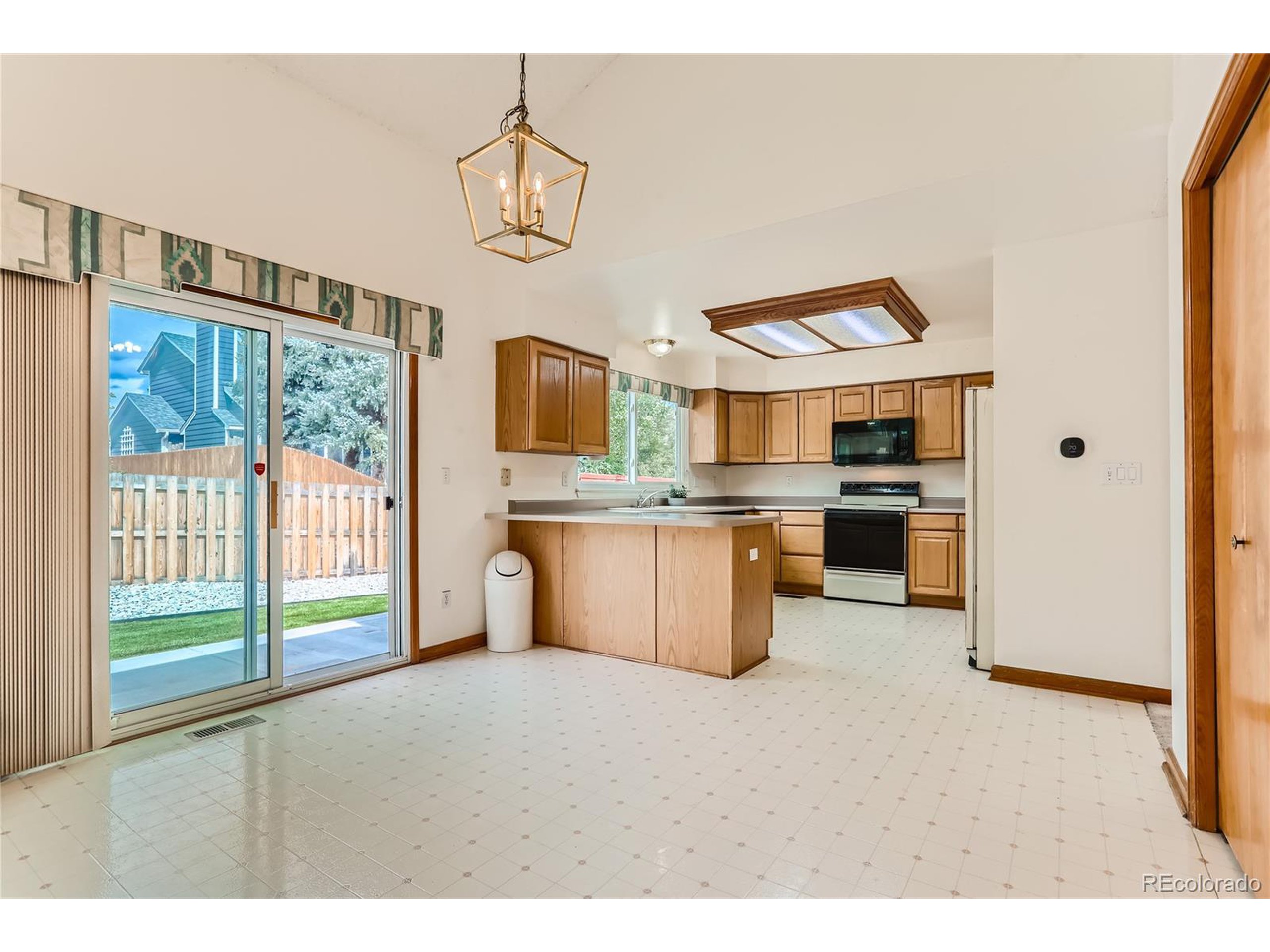 11057 W Roxbury Ave
