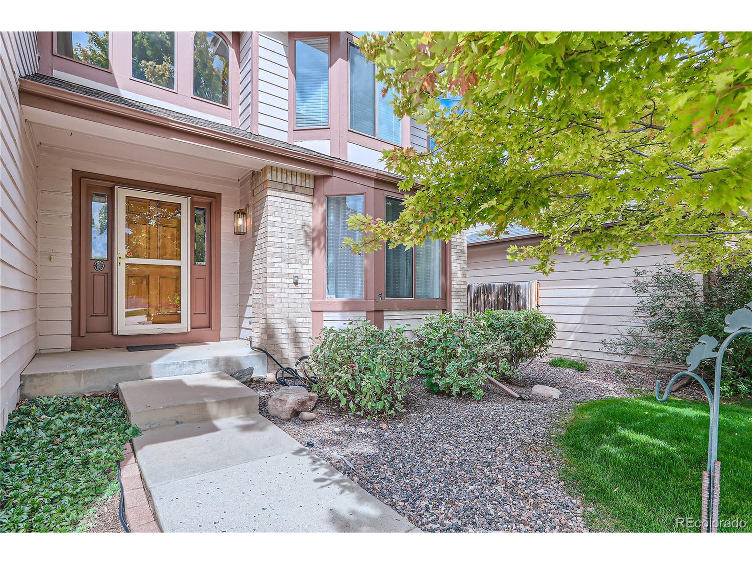 11057 W Roxbury Ave