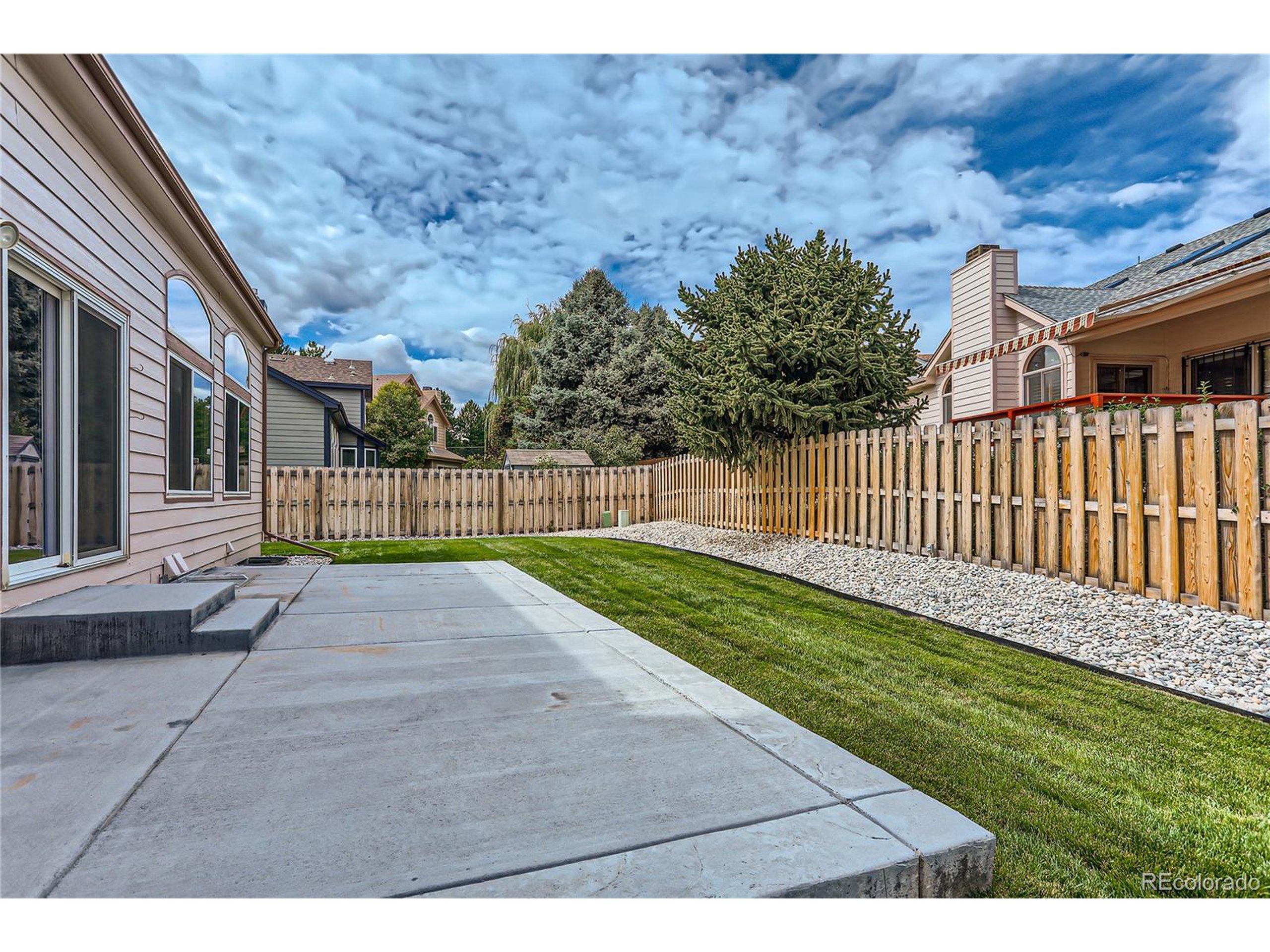11057 W Roxbury Ave