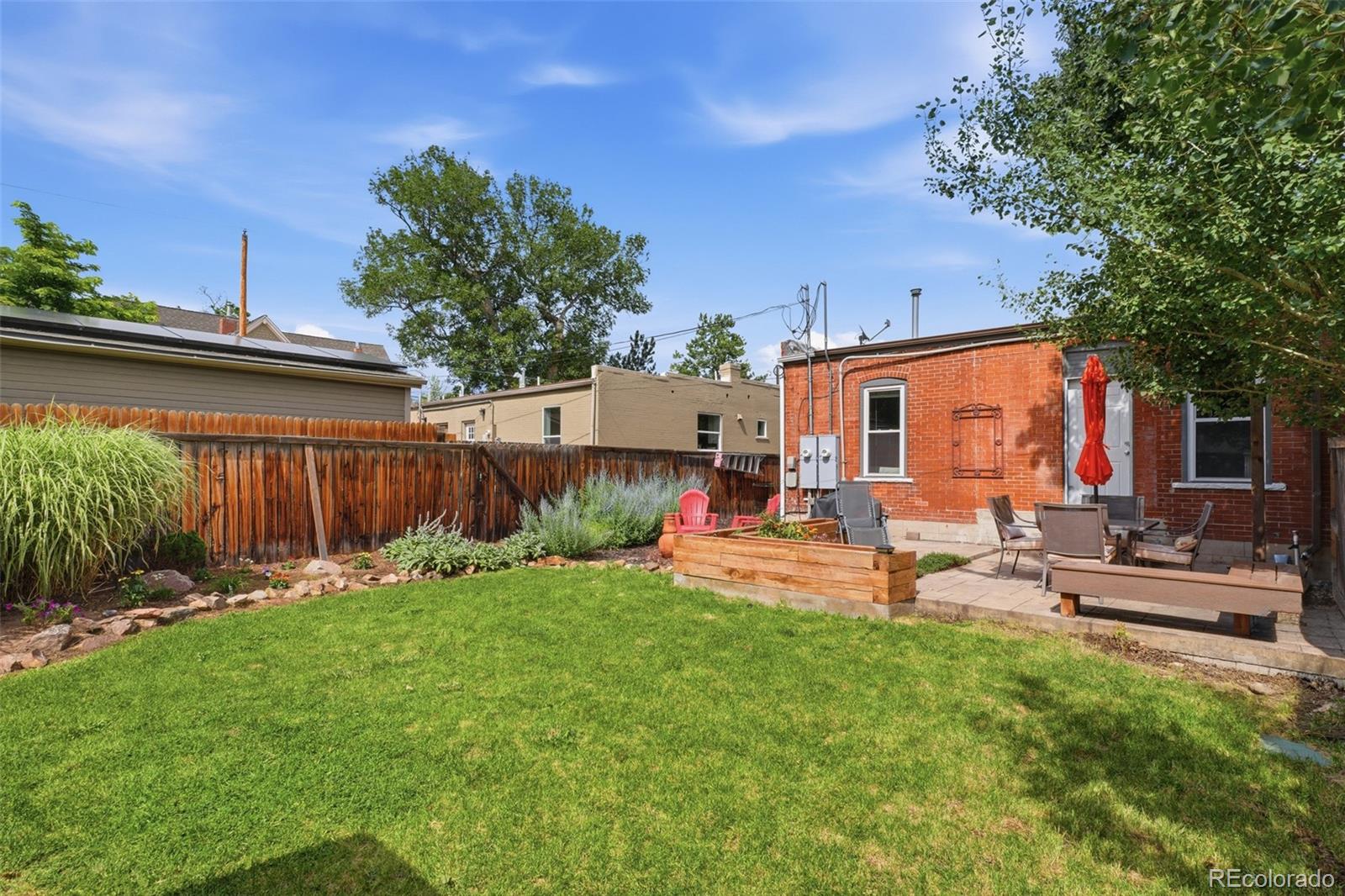 2211 Hooker Street
