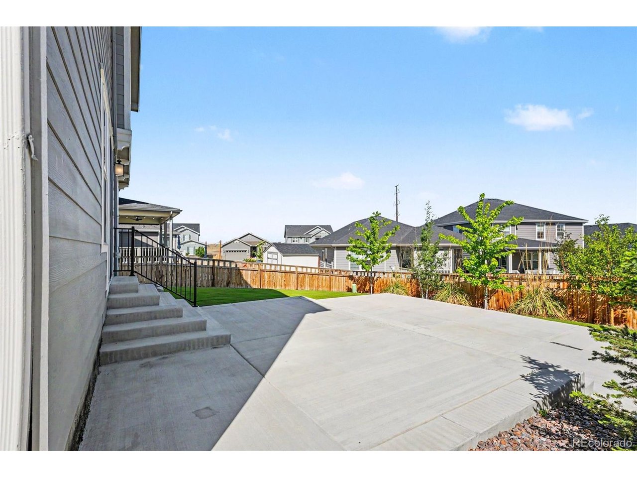 4575 Meadow Dr