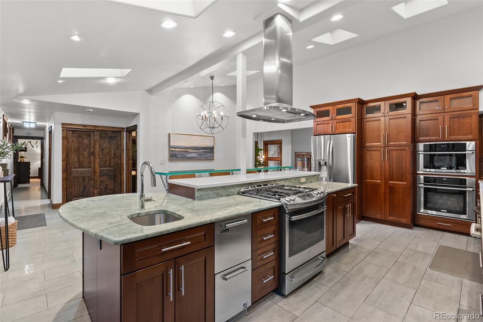 1290 S Lininger Drive