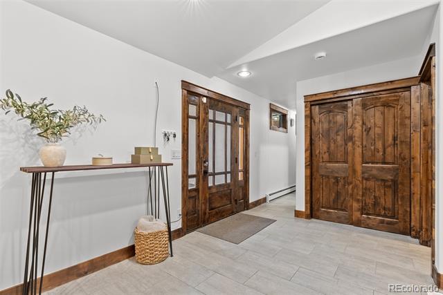 1290 S Lininger Drive