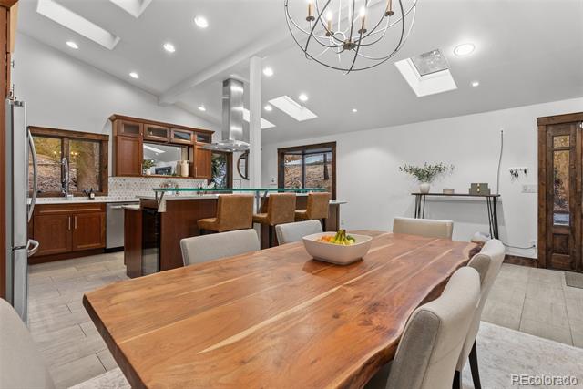 1290 S Lininger Drive