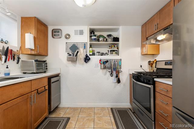 3826 N Vrain Street Unit: 5