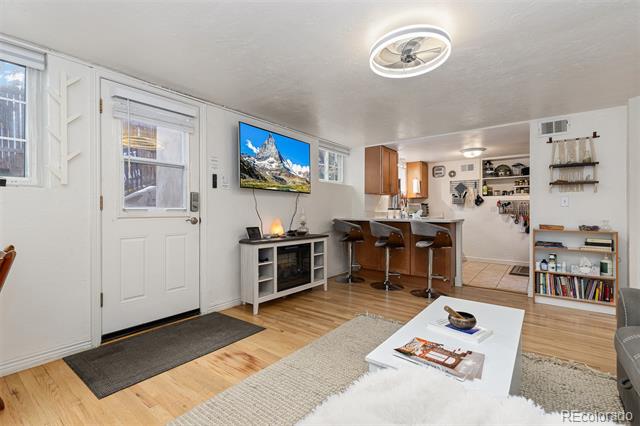 3826 N Vrain Street Unit: 5